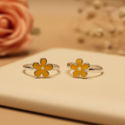 Kanak Pushp Toe Ring - Zirak Silver