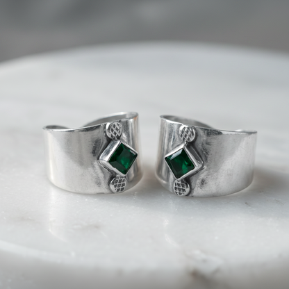 Kavya Green Stone Wide Toe Rings - Zirak Silver