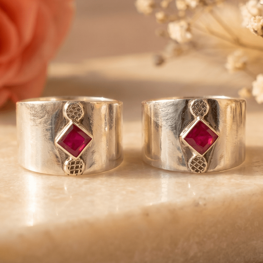 Kavya Red Stone Wide Toe Rings - Zirak Silver