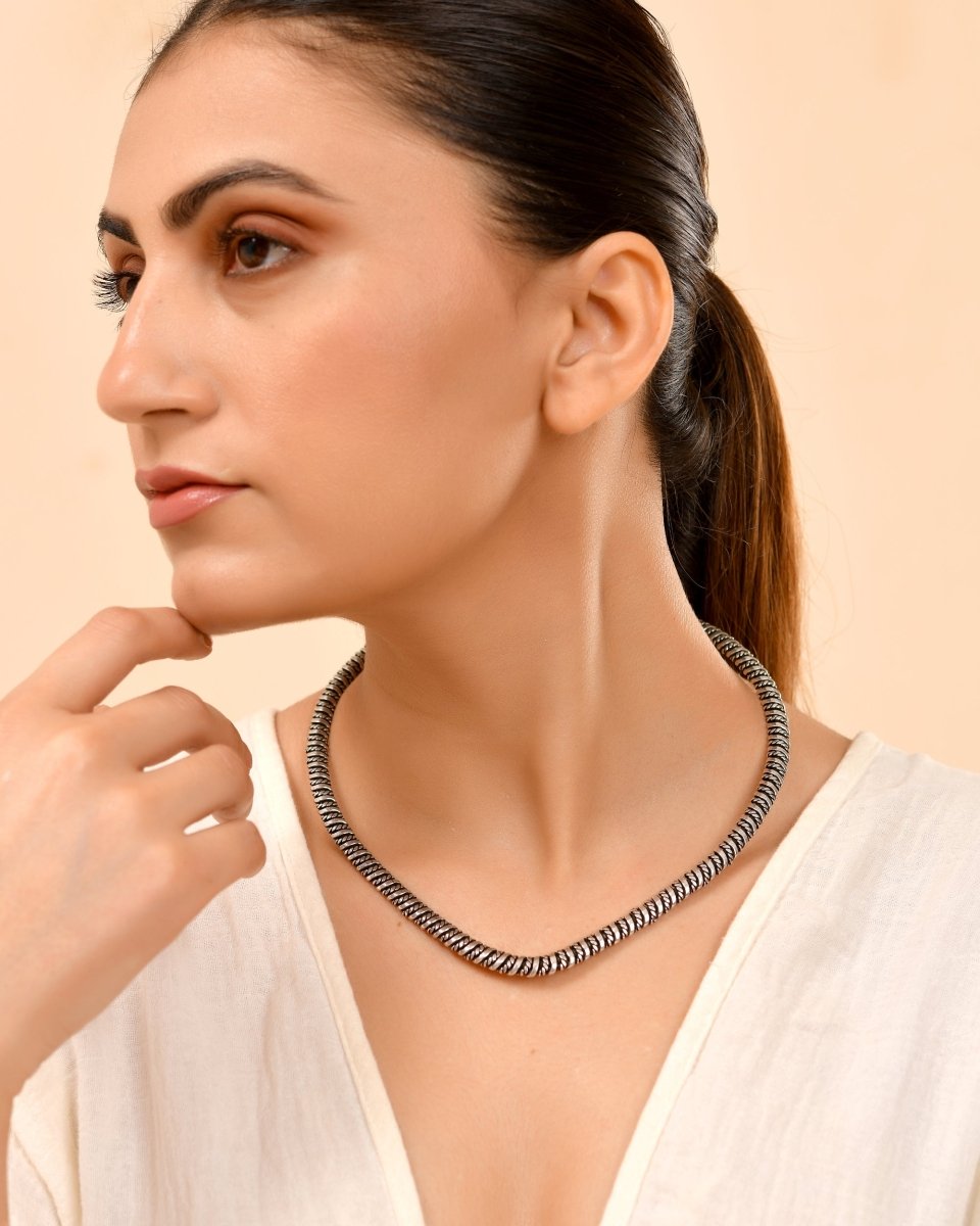 Kriti Oxidized Rope hasli - Zirak Silver