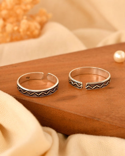Leher Rekha Thumb Bichiya Pair - Zirak Silver
