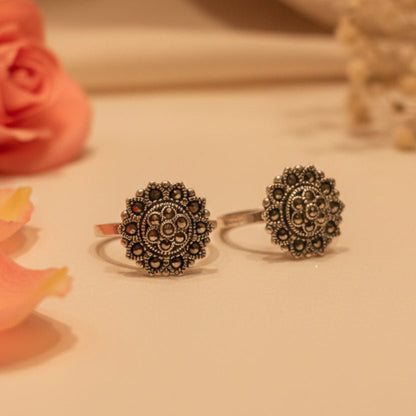 Mandira Toe Ring - Zirak Silver