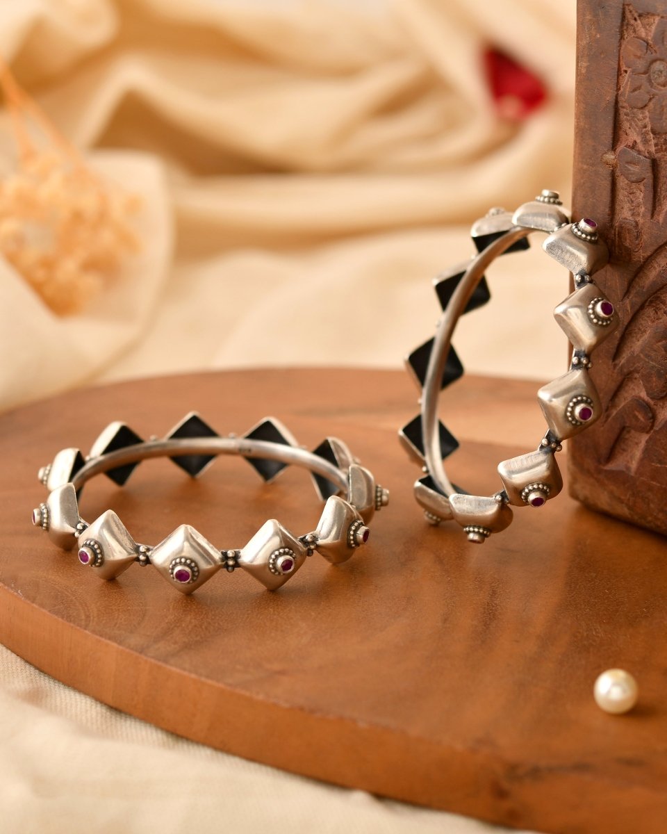 Meera Geometric Silver Bangle - Zirak Silver