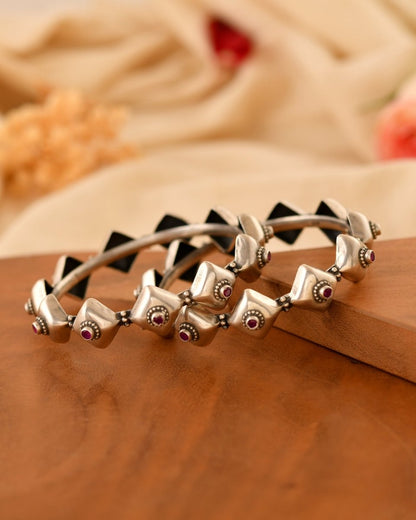 Meera Geometric Silver Bangle - Zirak Silver
