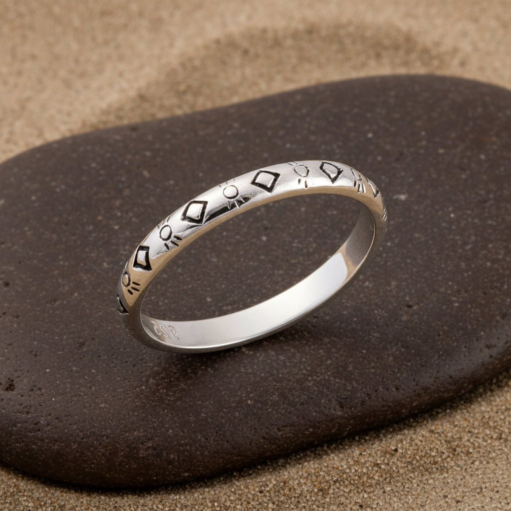 Minimal Tribal Pattern Band Ring - Zirak Silver