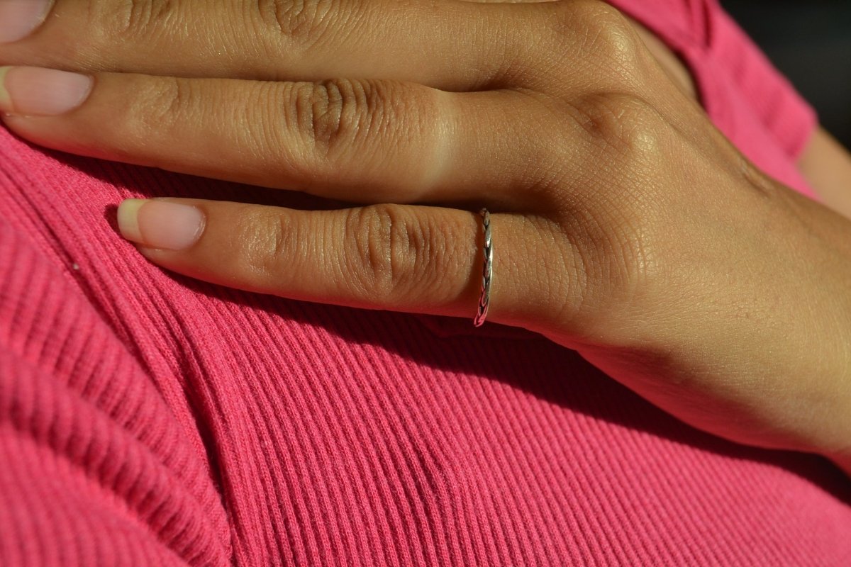 Minimalist Silver Arrow Ring - Zirak Silver