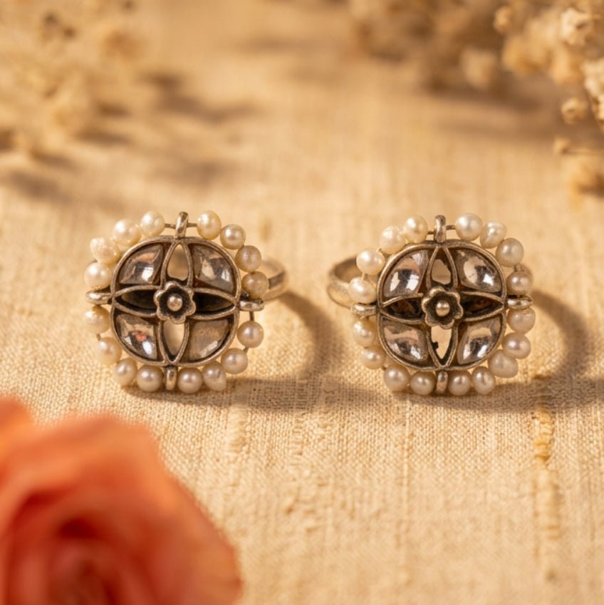 Moti Noor Toe Ring - Zirak Silver