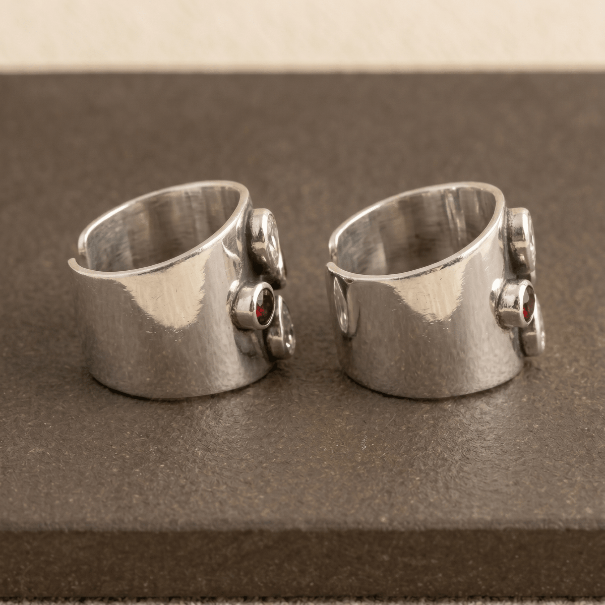 Neha Red & Clear Floral Wide Toe Rings - Zirak Silver