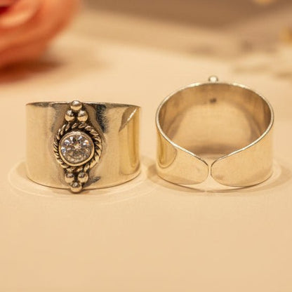 Nisha Clear Stone Wide Toe Rings - Zirak Silver