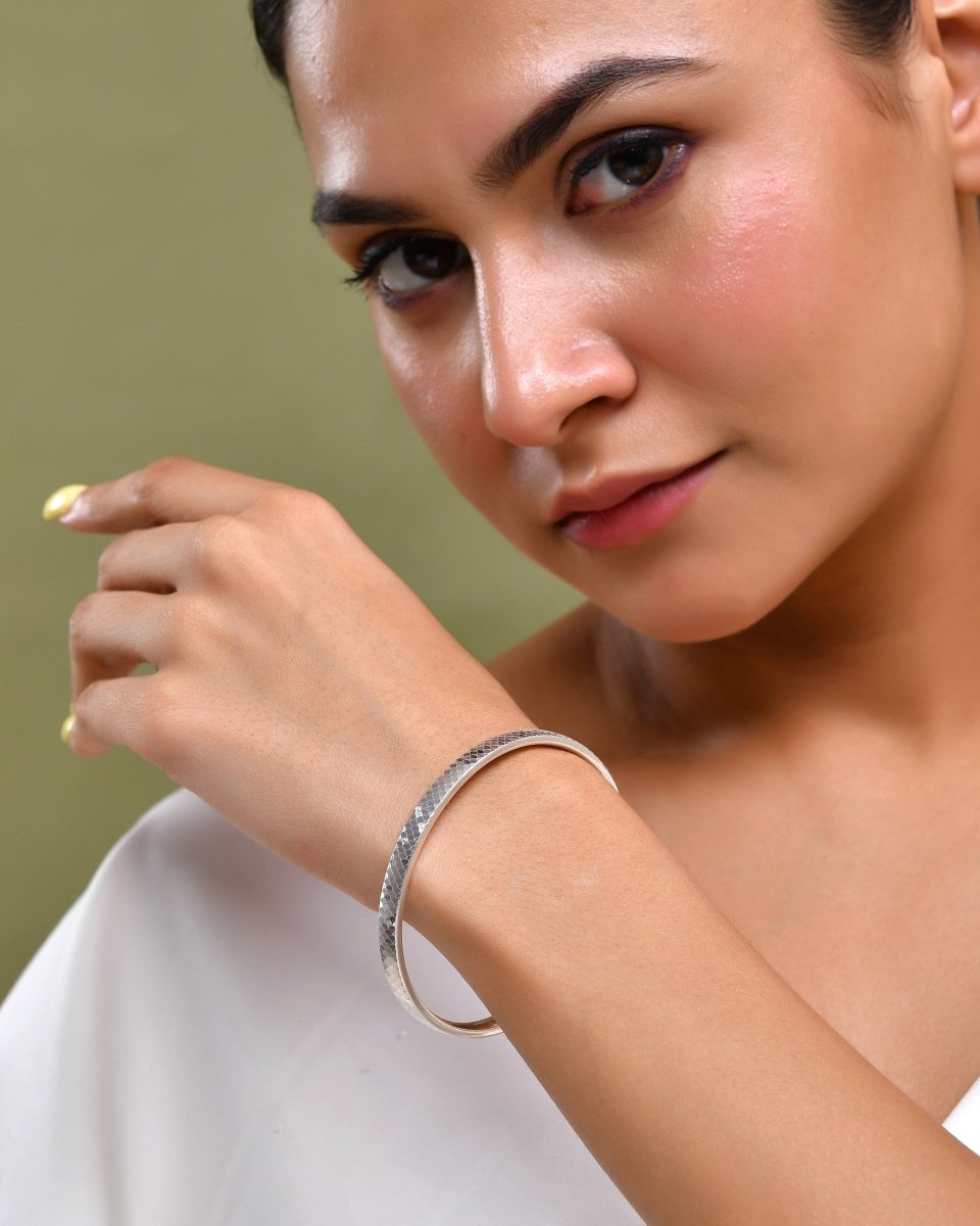 Noori Cuff – 99.99 Silver Sparkling Fish Scale Cuff Bracelet - Zirak Silver