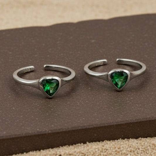Panna Trikon Toe Ring - Zirak Silver