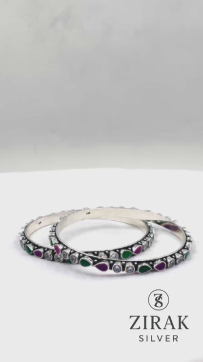 Aarohi Teardrop Stone Oxidized Bangle