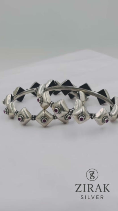 Meera Geometric Silver Bangle