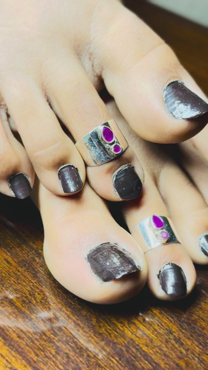 Maya Maroon Teardrop Wide Toe Rings