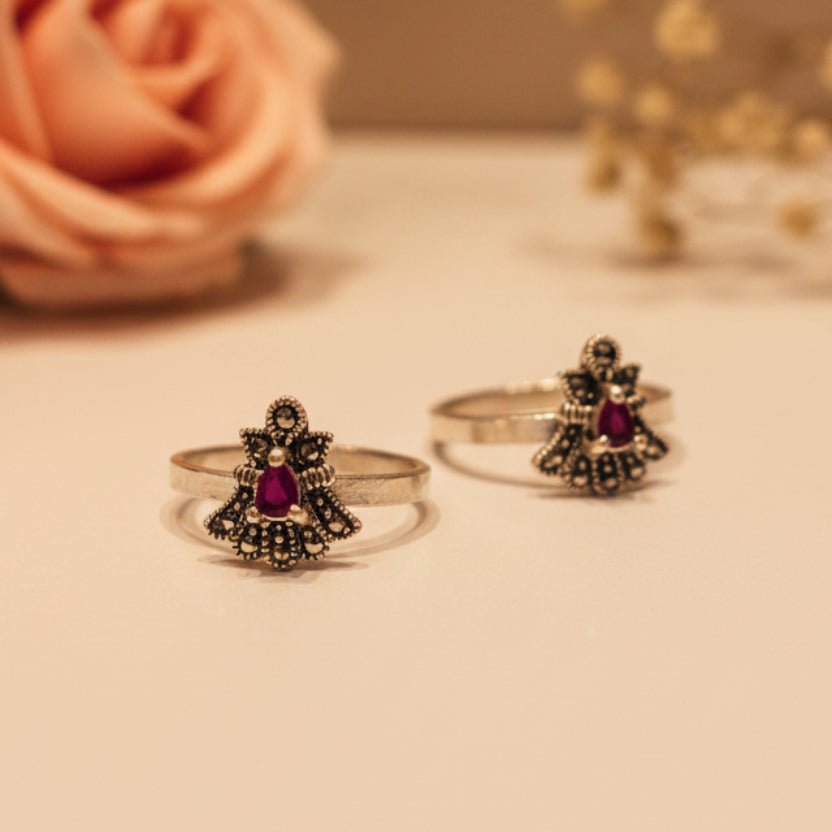 Radhika Toe Ring - Zirak Silver