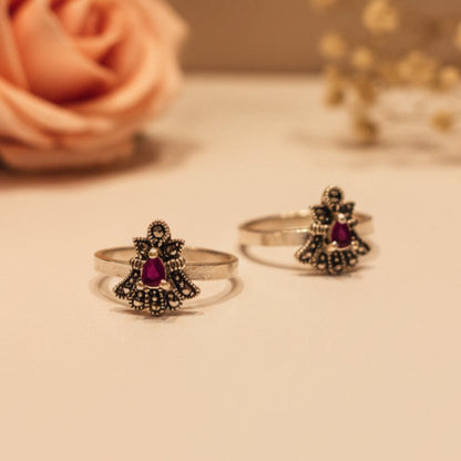 Radhika Toe Ring - Zirak Silver