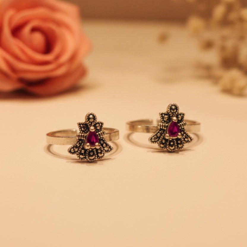 Radhika Toe Ring - Zirak Silver