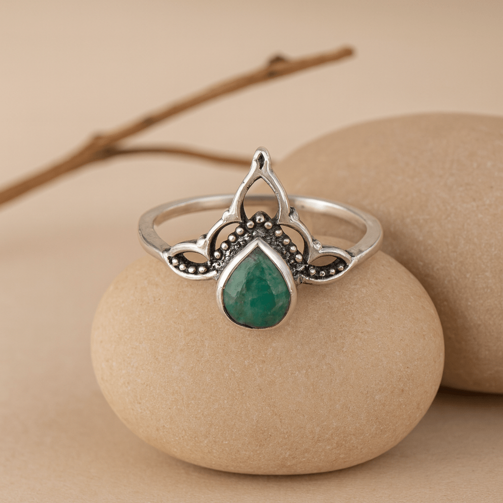 Royal Teardrop Emerald Ring - Zirak Silver