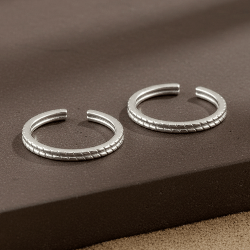 Textured Grid Silver Toe Ring | 925 Sterling Silver Adjustable Toe Ring for Women - Zirak Silver
