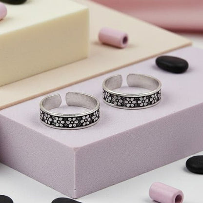 Vintage Floral Pattern 925 Silver Thumb Toe Ring | Adjustable Oxidized Boho Toe Band - Zirak Silver