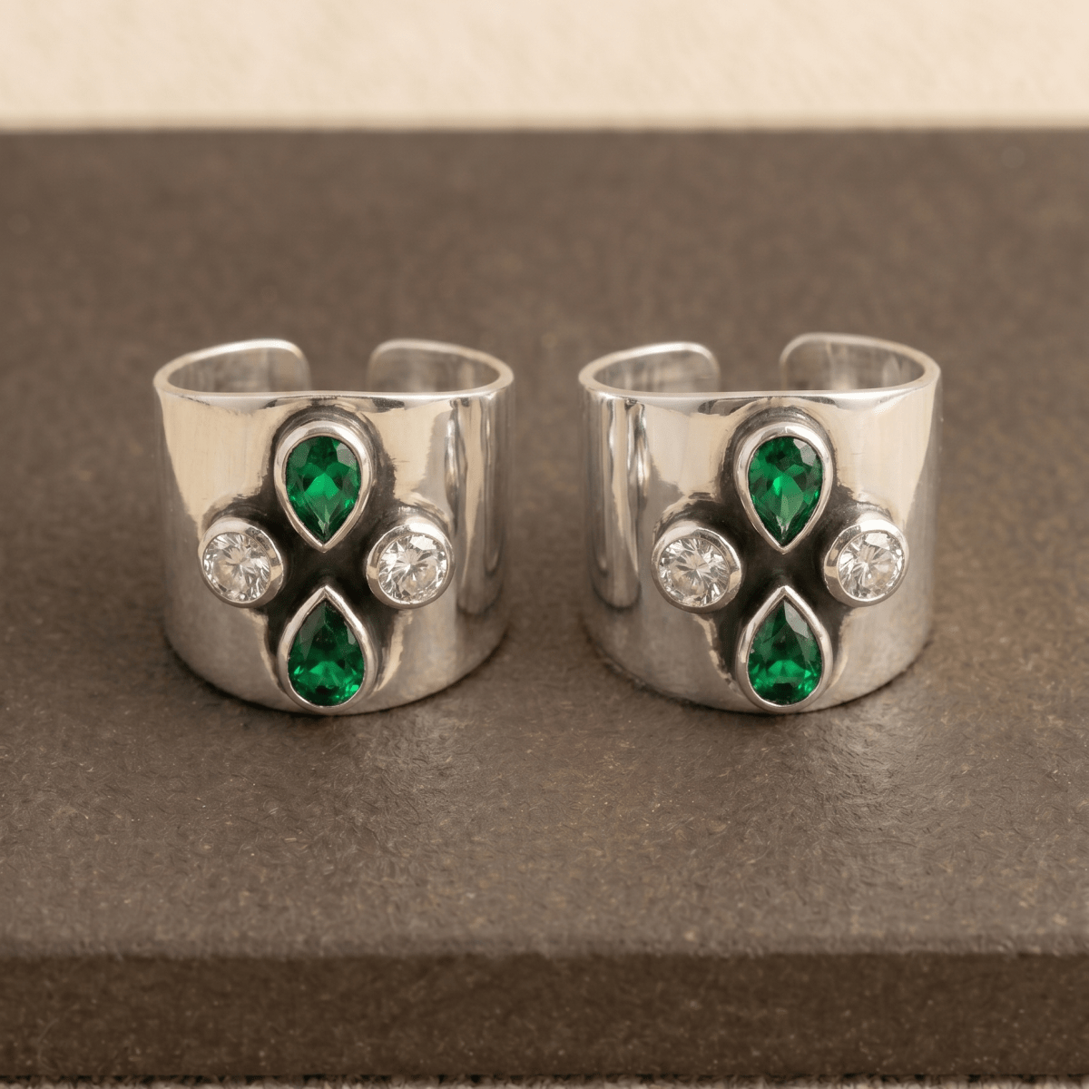 Zara Green Teardrop Wide Toe Rings - Zirak Silver